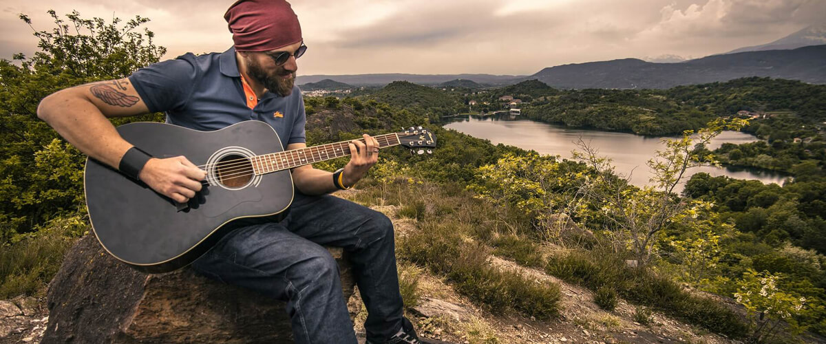 Gitar çalmayı öğrenmek için ne yapmak lazım?