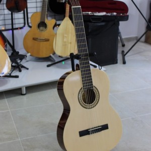 Deniz Müzik Merkezi: Piyano Kursu, Gitar Kursu, Keman Kursu, Bağlama Kursu